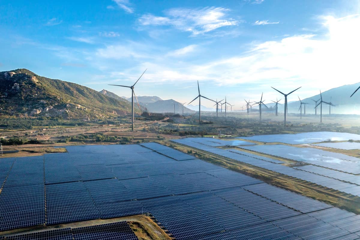 Vietnam Targets a 10% Green Economy Contribution to GDP: How Should Businesses Prepare for the ESG Turning Point?